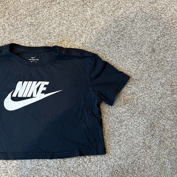 The Nike Tee cropped oversized cotton short sleeve T shirt. EUC. Soft & stretchy - Picture 2 of 8